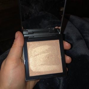Morphe highlighter